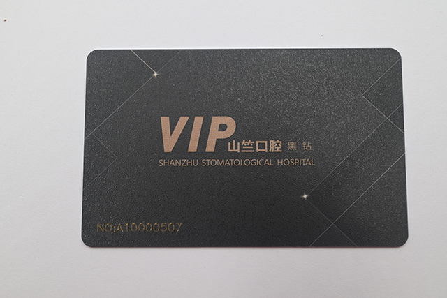 會(huì)員PVC卡制作比紙品印刷更復(fù)雜，工序更多